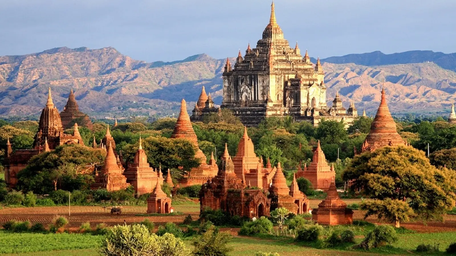 Myanmar Bagan temples at sunset